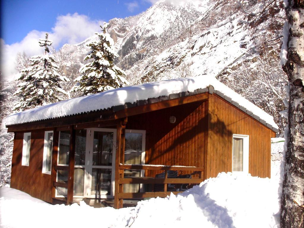 Camping La Cascade Villa Le Bourg-dʼOisans Buitenkant foto