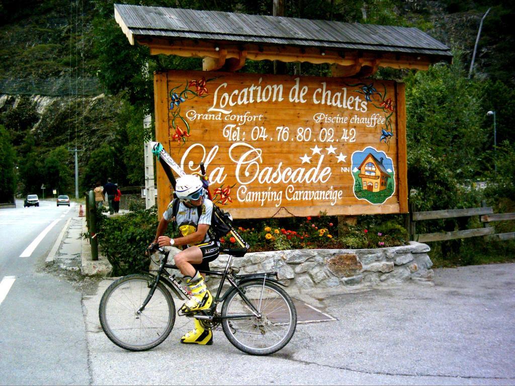 Camping La Cascade Villa Le Bourg-dʼOisans Buitenkant foto